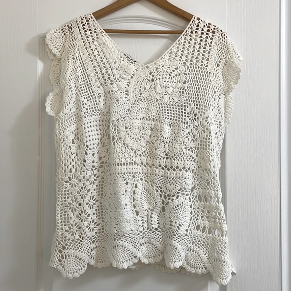 Lovely Crochet Tee! - Picture 2 of 3